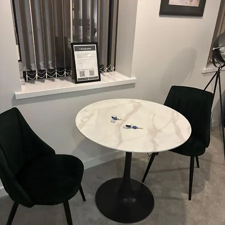 Modern & Stylish 1 Bedroom In Appartement *