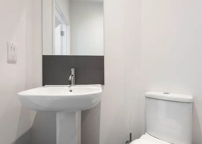 Modern & Stylish 1 Bedroom In