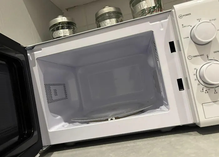 Modern & Stylish 1 Bedroom In Appartement York