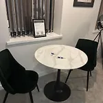 Modern & Stylish 1 Bedroom In Lejlighed *