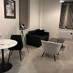 Modern & Stylish 1 Bedroom In Lejlighed *